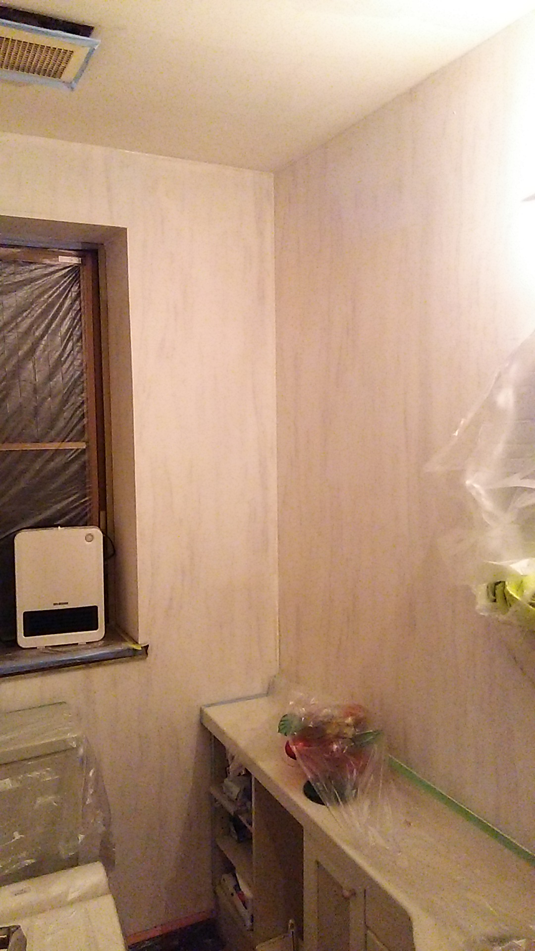 神奈川県川崎市のトイレにハイブリット珪藻土施工しました。：施工前